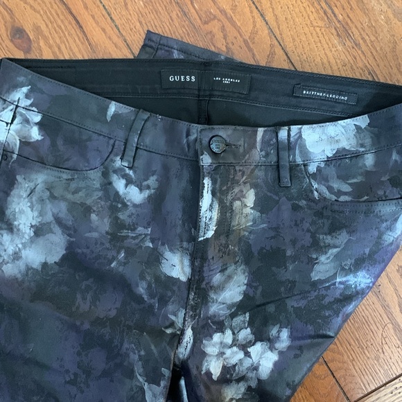 Guess Zipper Ankle Jeans - Picture 3 of 9